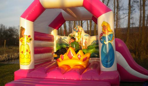 Het springkasteel 'De prinsessen' huren