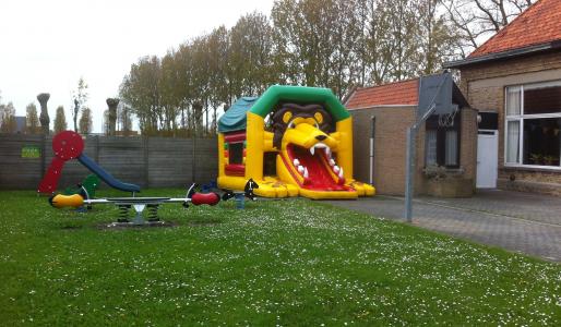 springkasteel de leeuw